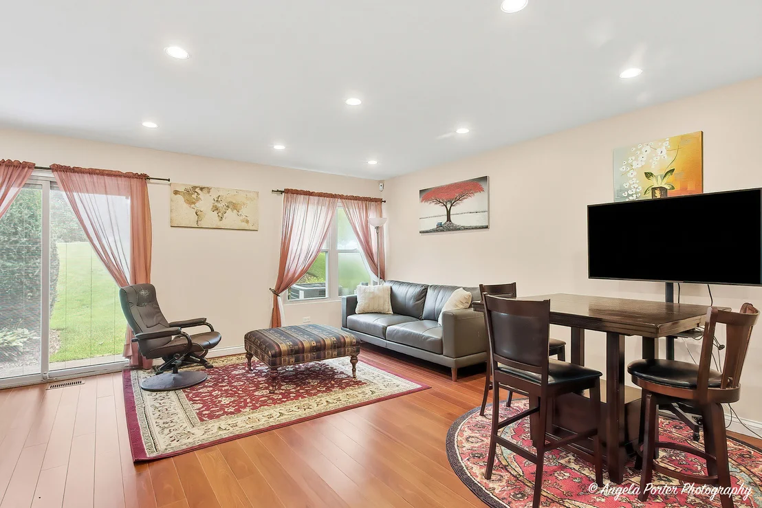 Photo of 949 Ridgefield Lane