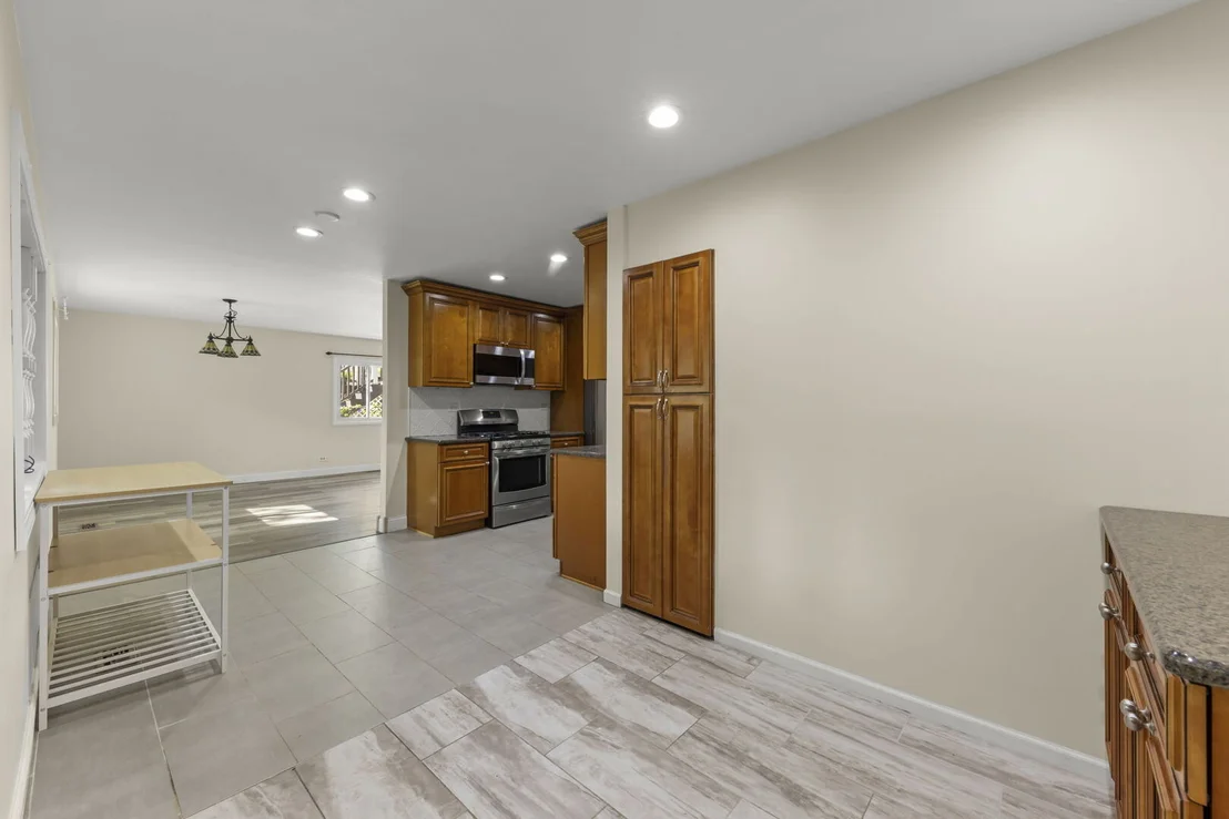 Photo of 7101 Edgebrook Lane