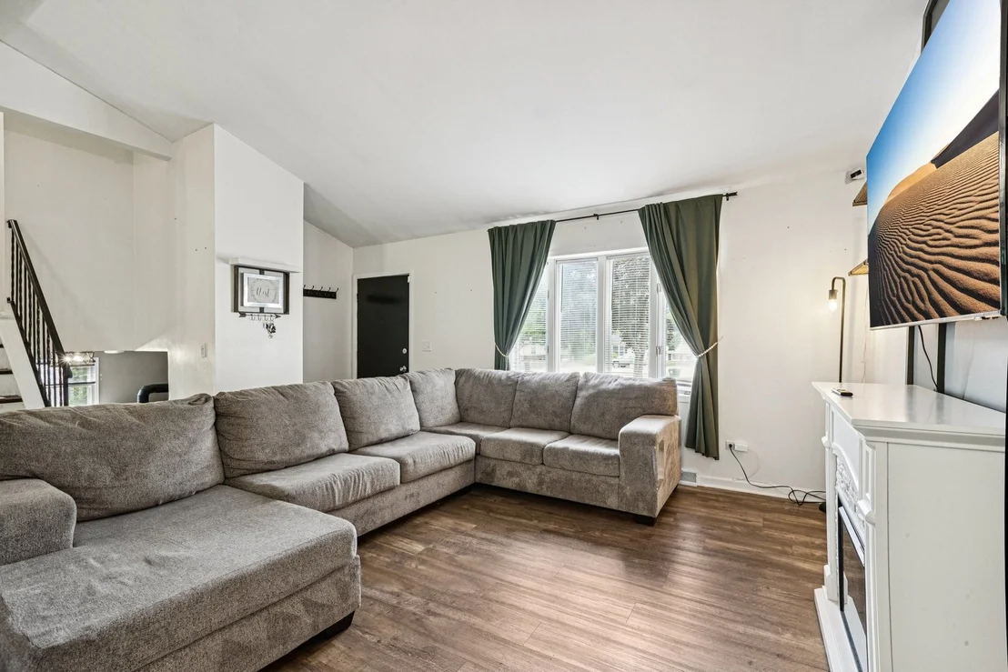 Photo of 710 Greenbriar Lane