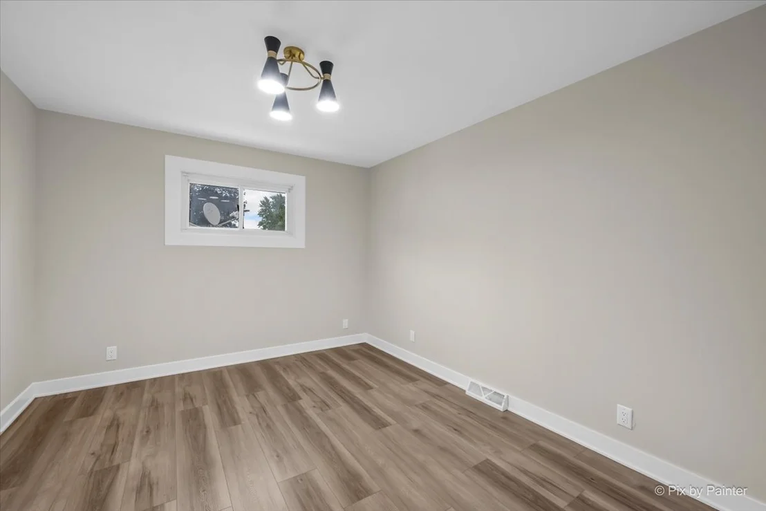 Photo of 1245 W Violet Street