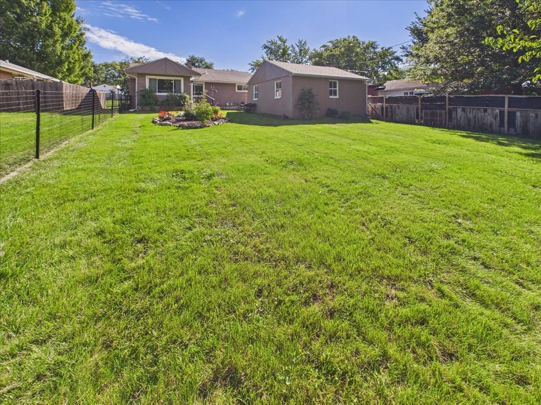 Photo of 220 FAIRVIEW Boulevard