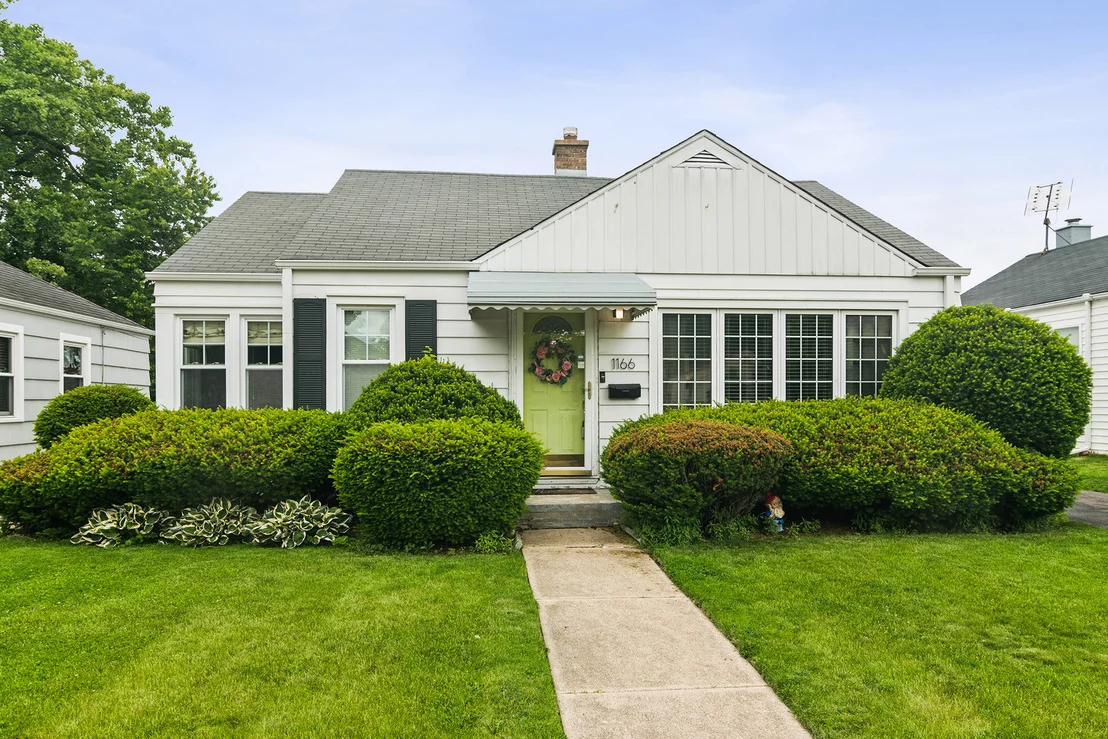 Photo of 1166 Webster Lane