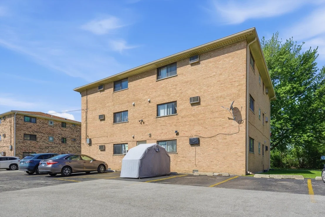 Photo of Unit 3B at 8039 Beloit Avenue