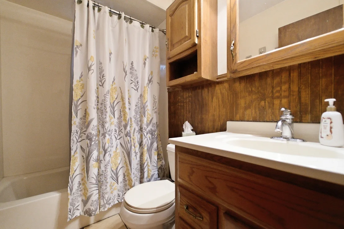 Photo of 330 S 5000w Road
