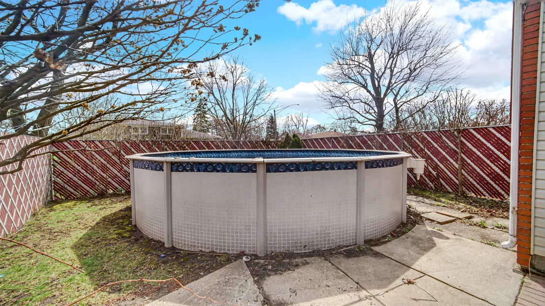 Photo of 17525 Maple Avenue