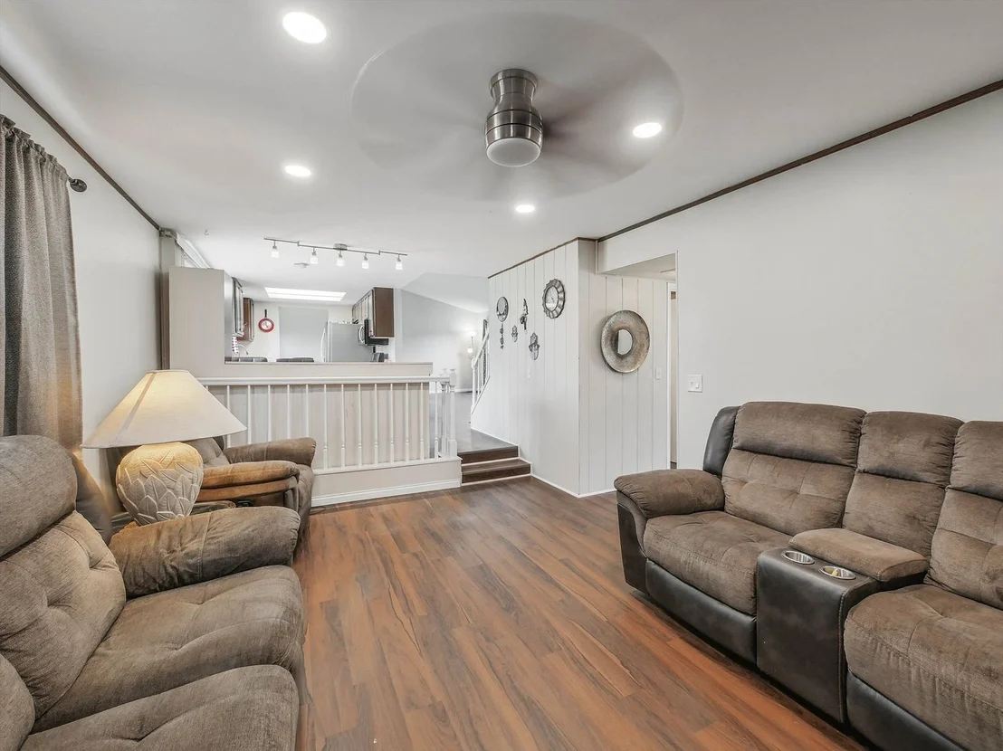 Photo of 191 Pebblecreek Trail
