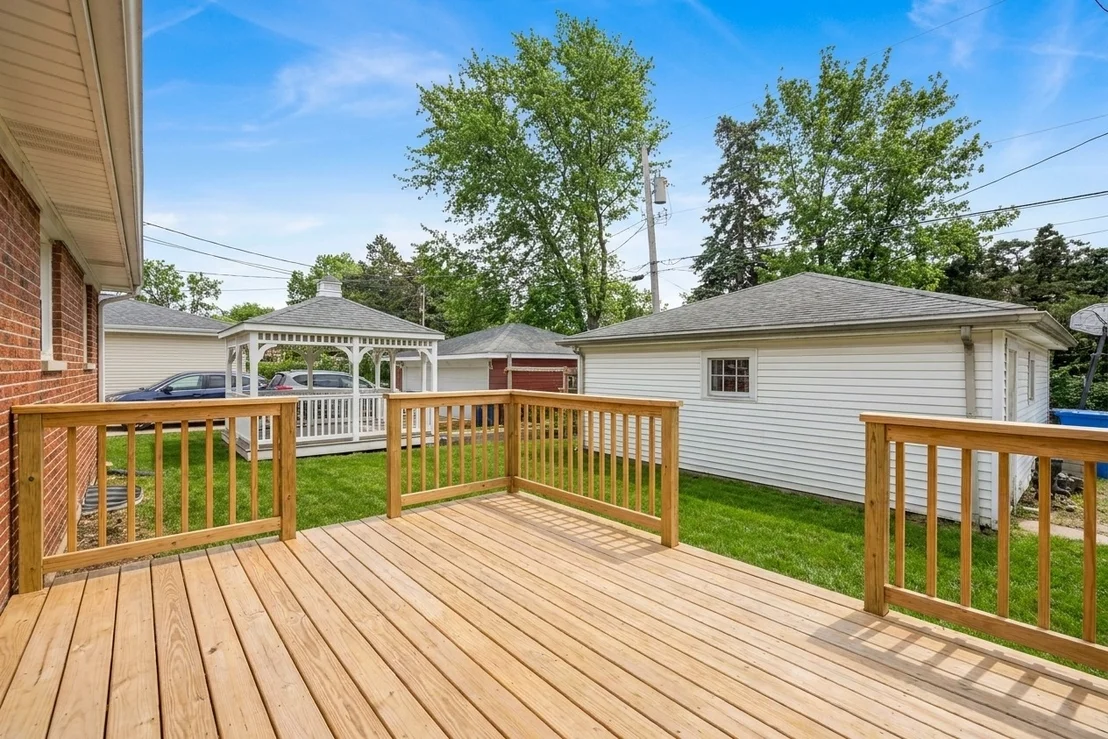 Photo of 5265 W Devon Avenue