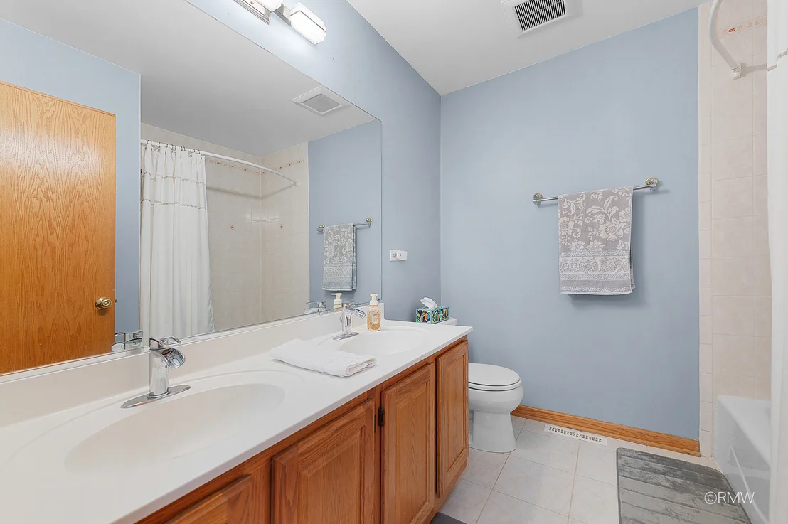 Photo of 1216 W Grove Street
