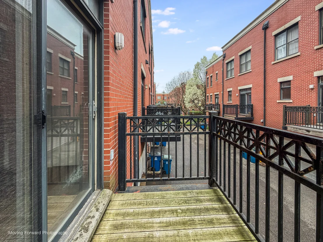 Photo of 814 W 15th Place