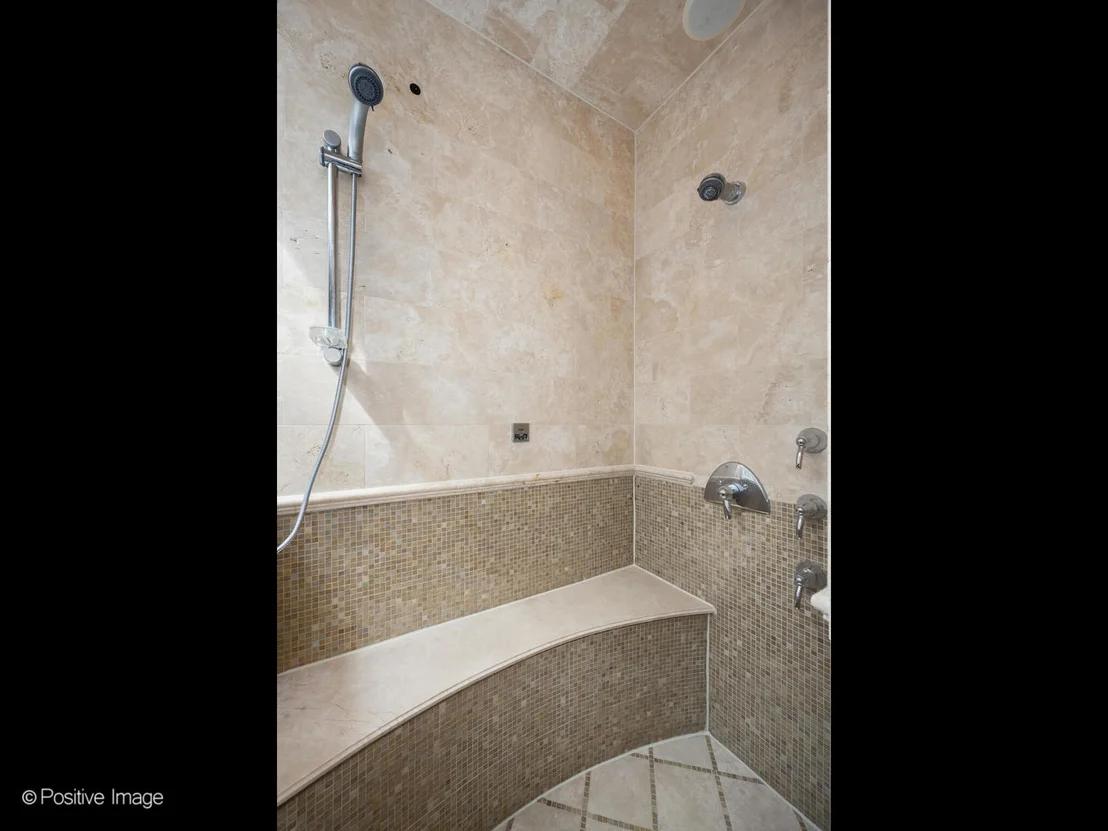 Photo of 1532 W Wolfram Street