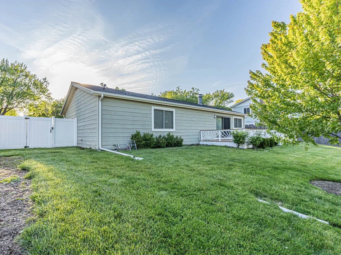 Photo of 1145 N Thackeray Drive