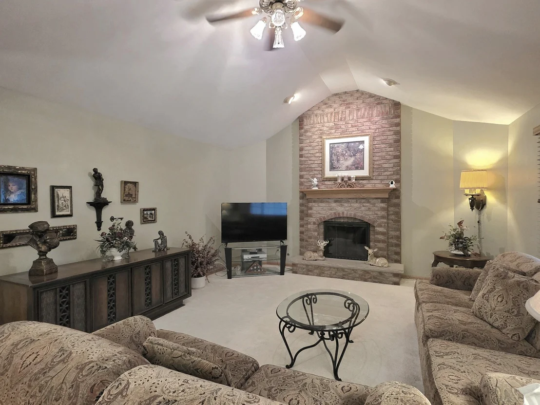 Photo of 601 Lisson