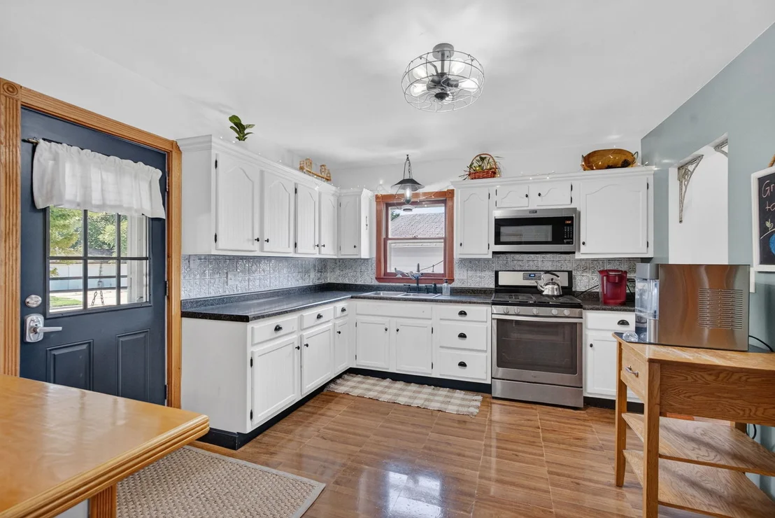 Photo of 105 N Main St