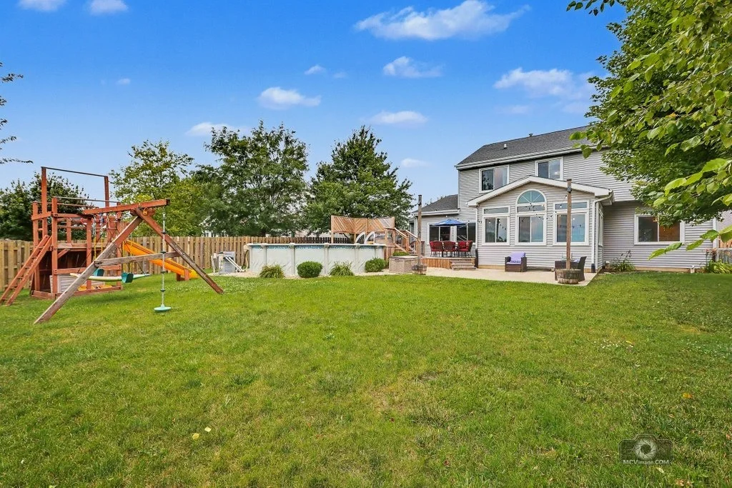 Photo of 437 Raintree Drive