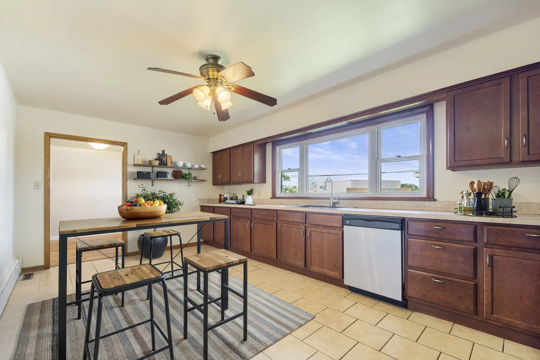 Photo of 817 Summit Drive