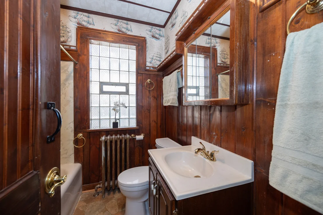 Photo of 5226 W Wolfram Street