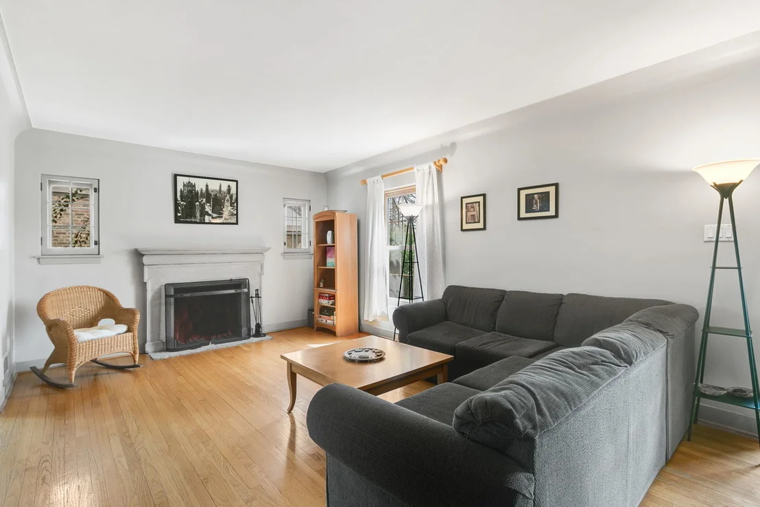 Photo of 446 Longcommon Road