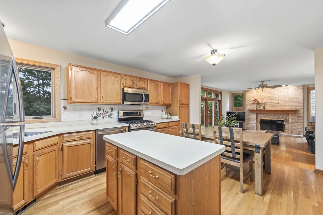 Photo of 1155 Charter Oaks Drive