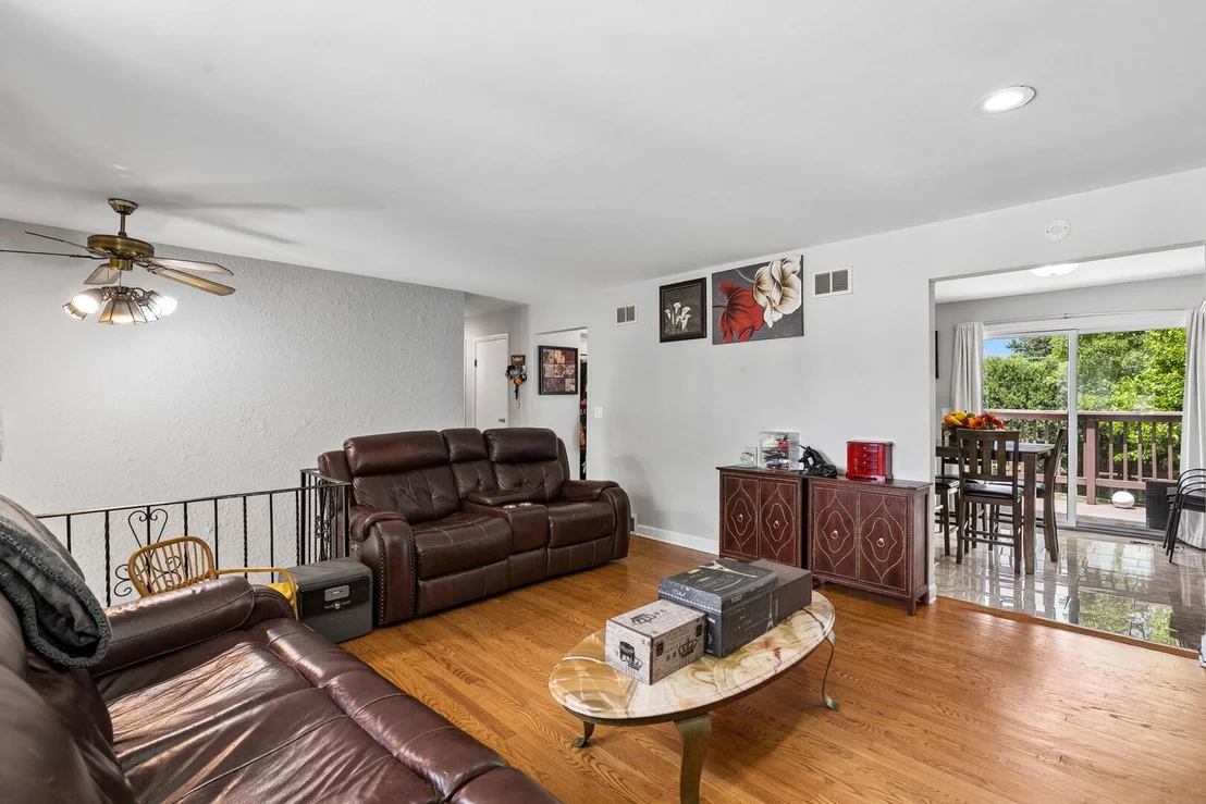 Photo of 356 W Park Avenue