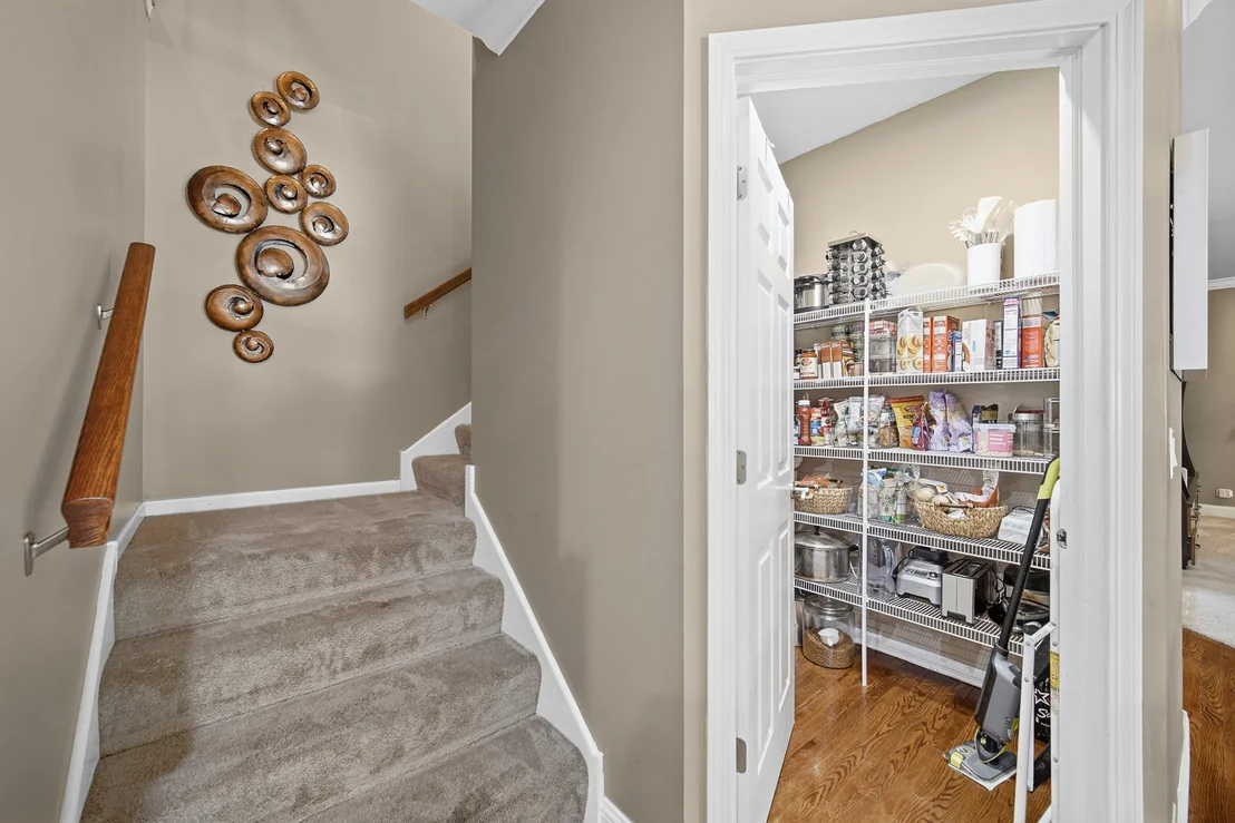 Photo of 385 Post Oak Circle