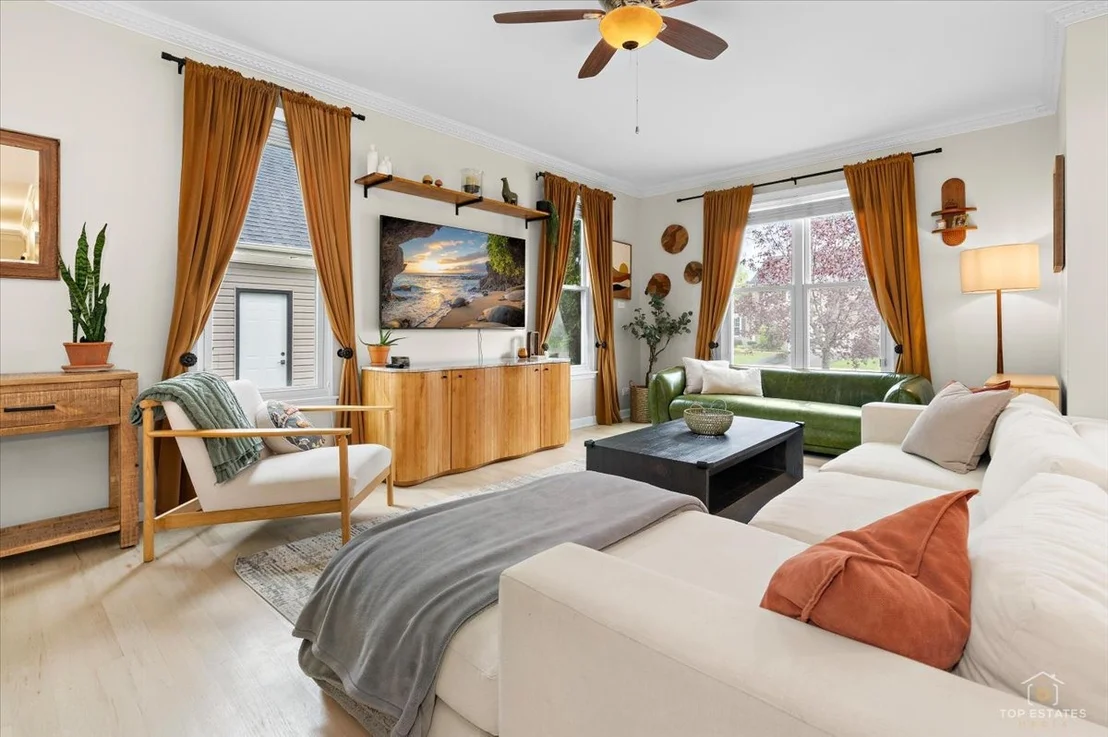 Photo of 875 RED CLOVER Drive