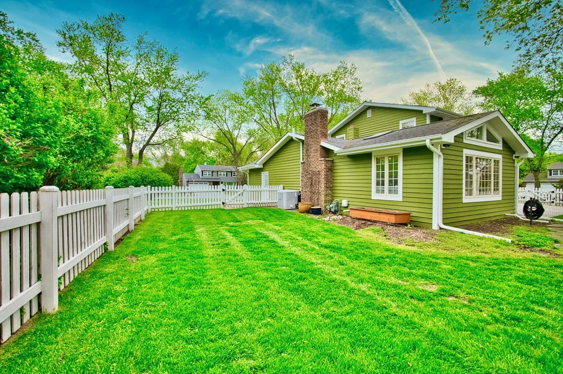 Photo of 2S510 Seneca Drive