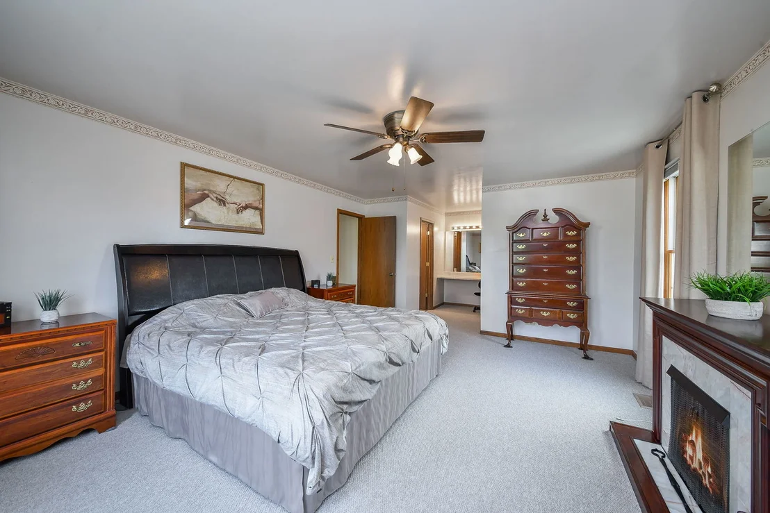 Photo of 959 Hill Crest Drive