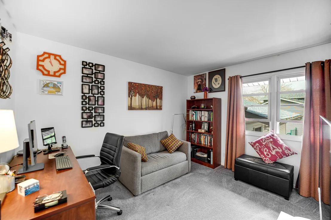 Photo of 920 Harrison Lane