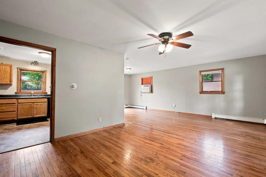 Photo of 615 Richards Lane