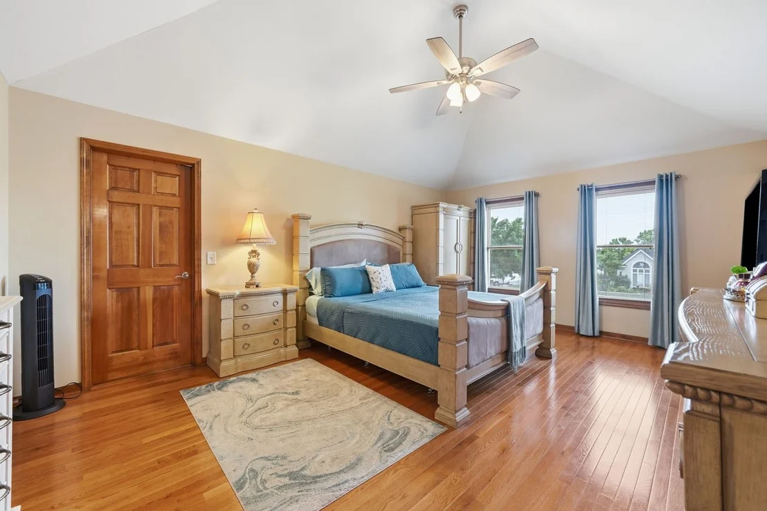 Photo of 567 Warbler Drive