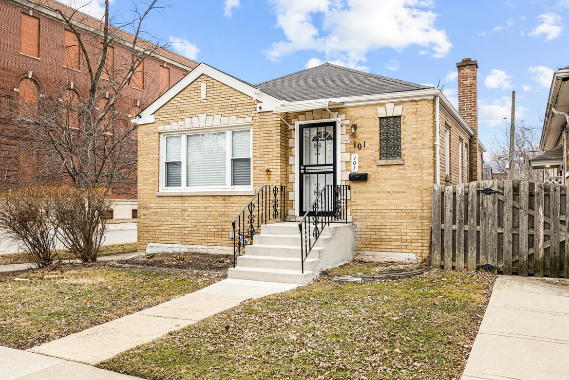 Photo of 101 W 113th Place