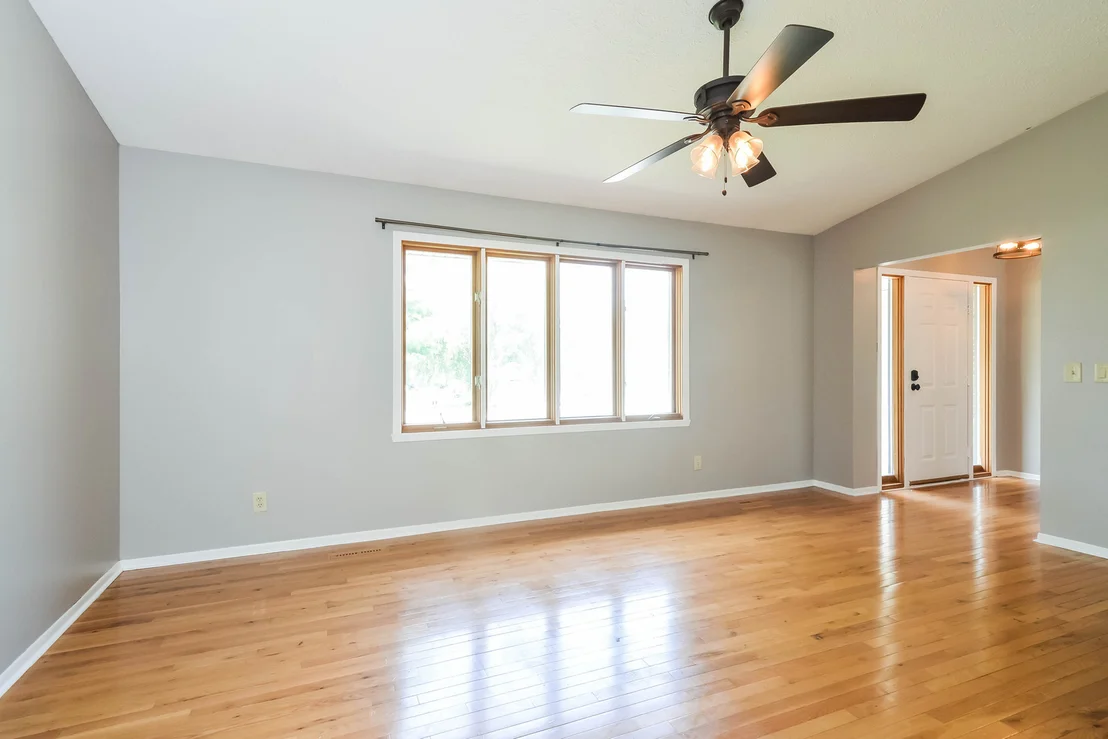 Photo of 1503 Featherstone Road
