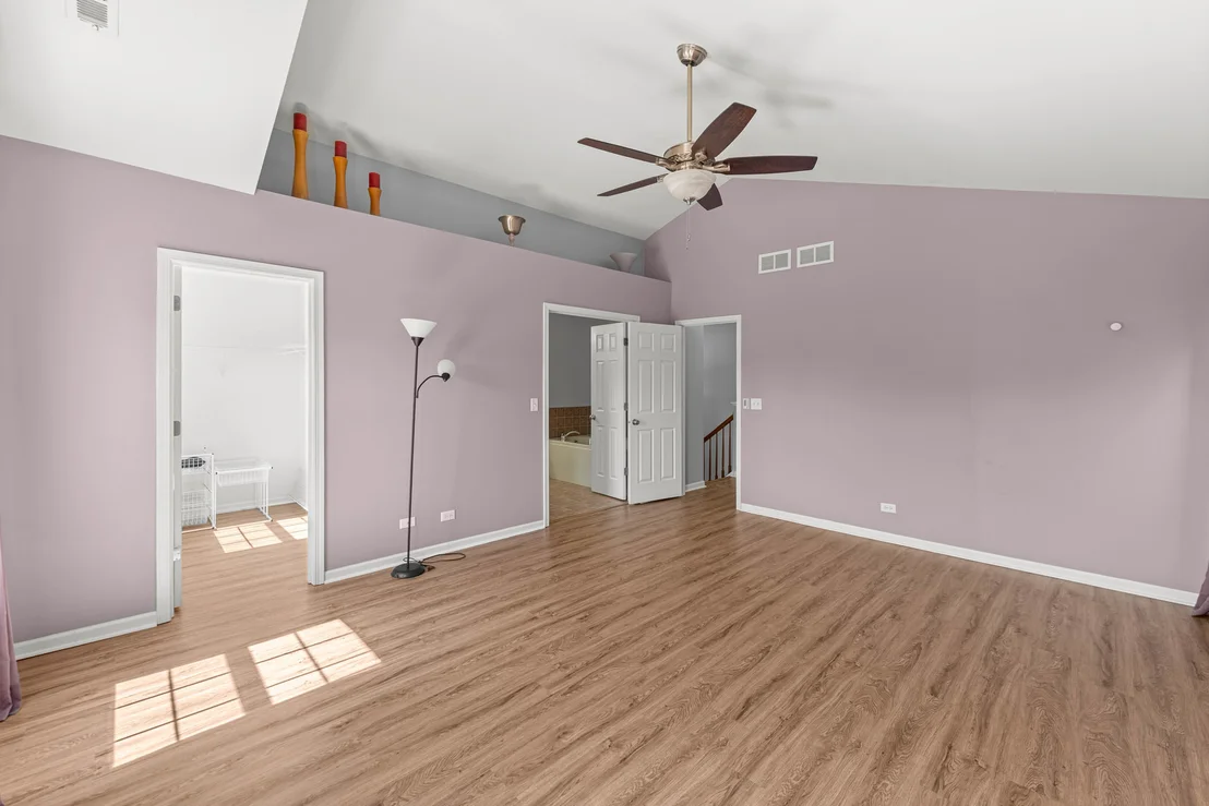 Photo of Unit 976 at 758 Lambert Lane