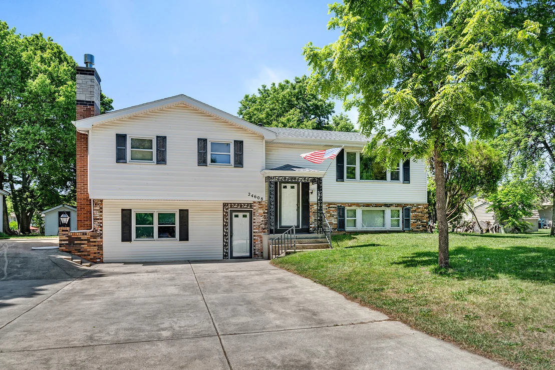 Photo of 24608 W Eames Street