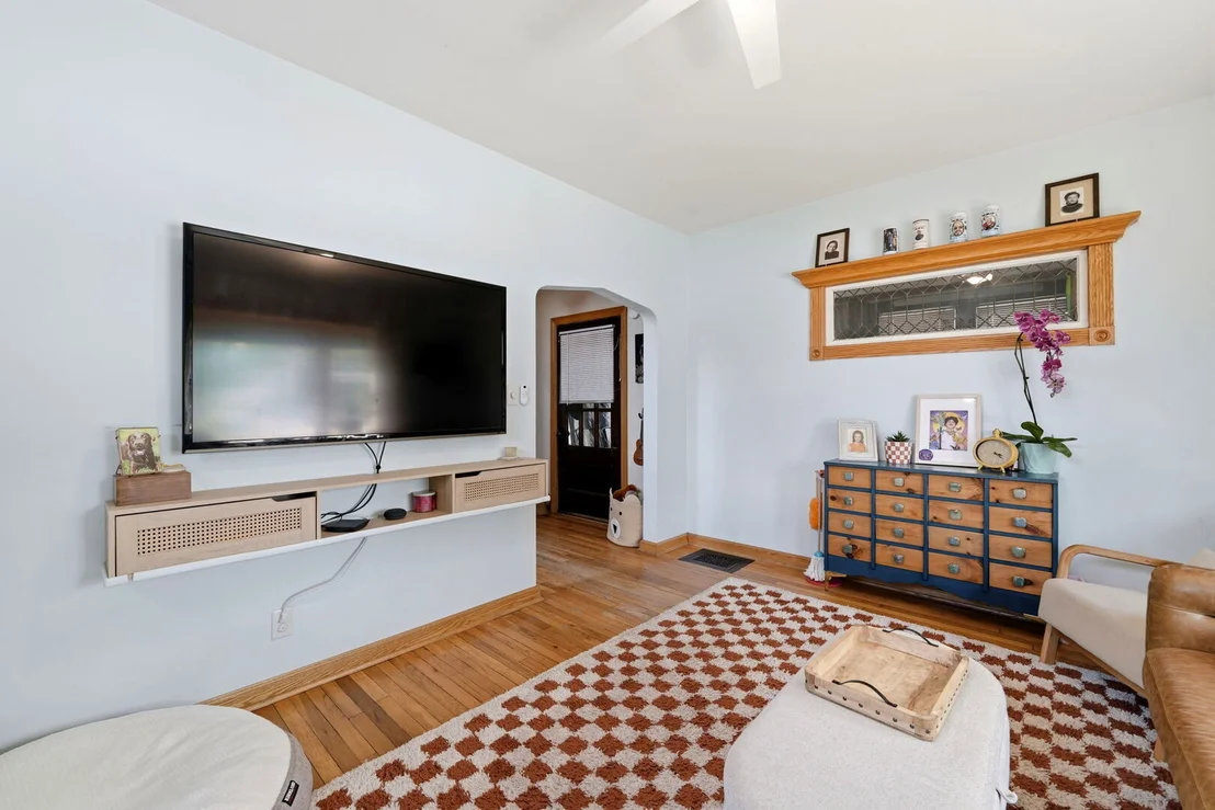Photo of 4133 Joliet Avenue