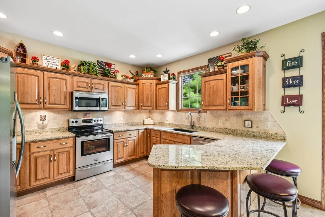 Photo of 1041 Lakeview Drive