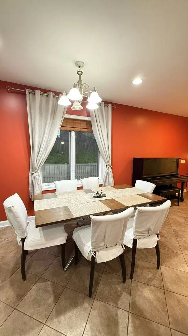 Photo of 422 W 42nd Place