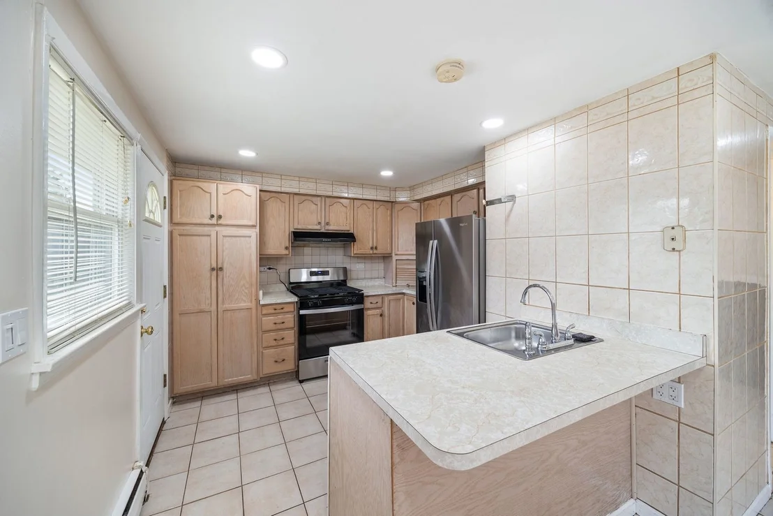 Photo of 8837 Robin Drive