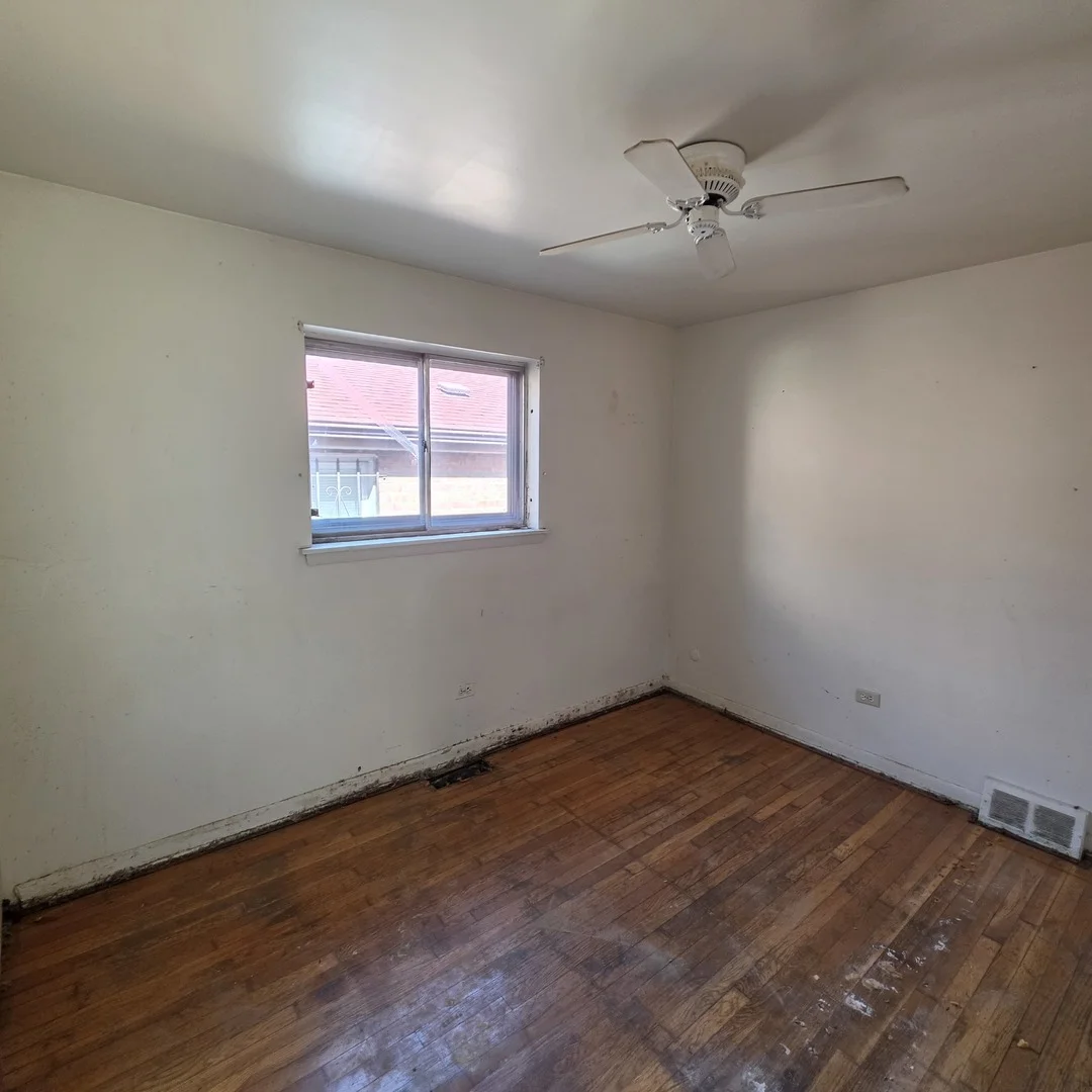 Photo of 423 W 96th Place