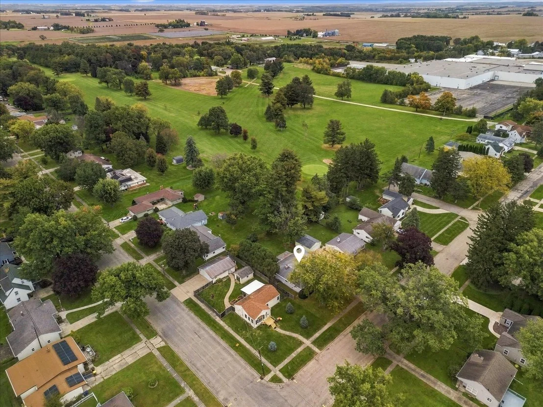 Photo of 408 Sunset Lane
