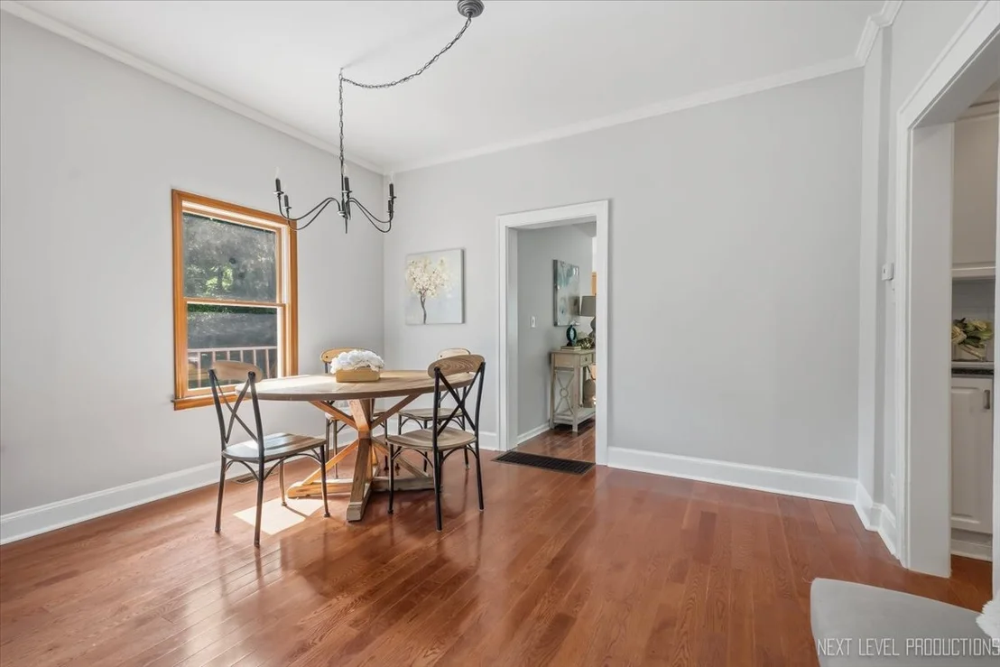 Photo of 32W183 Glos Street