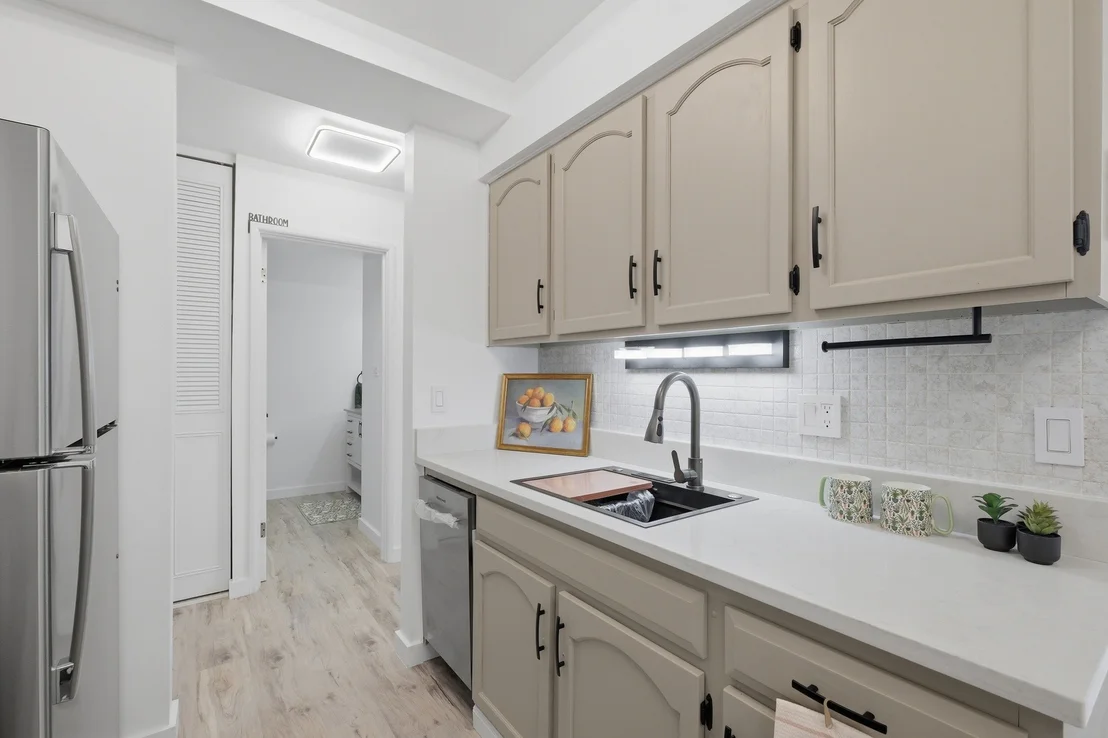 Photo of Unit 112 at 1500 Robin Circle