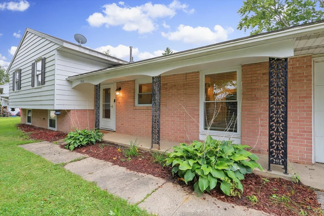 Photo of 905 Stratford Drive