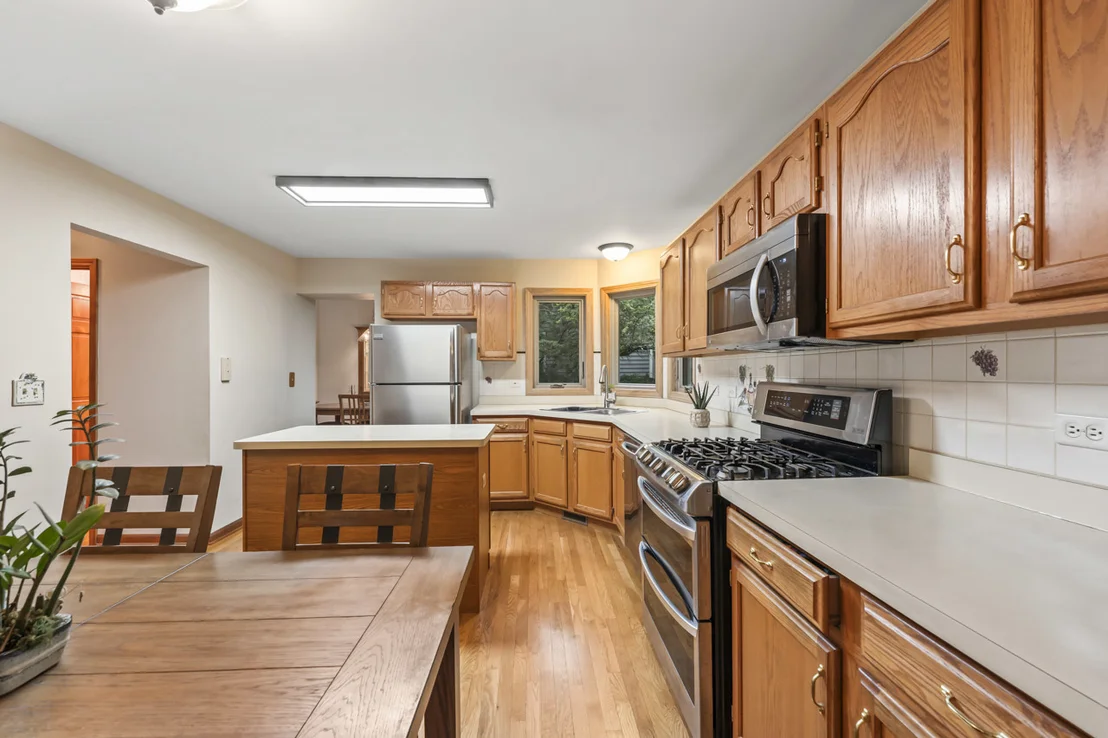 Photo of 1155 Charter Oaks Drive