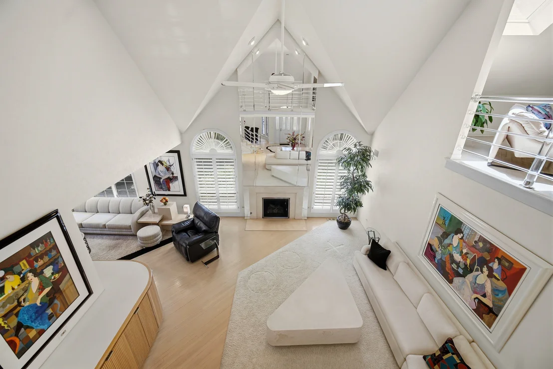 Photo of 968 Coventry Lane