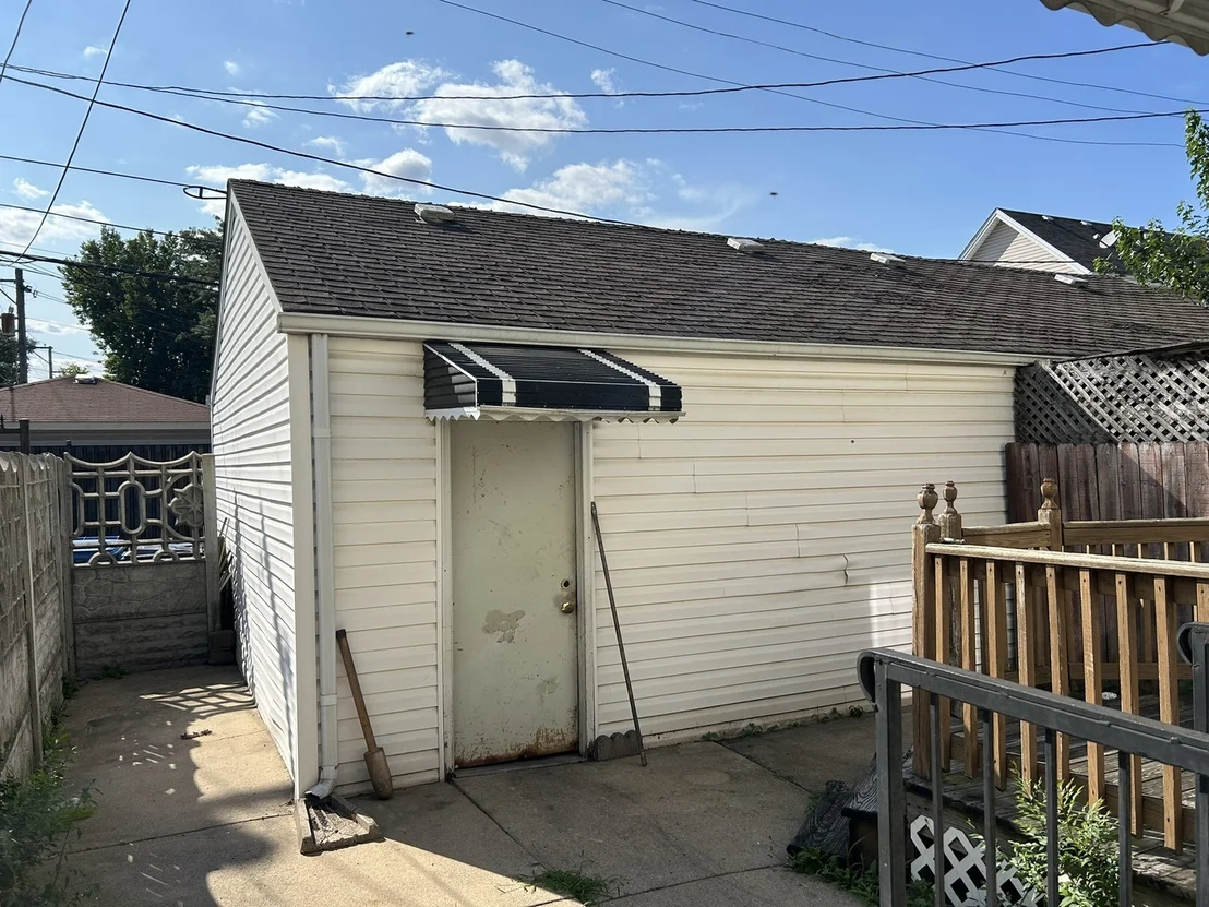 Photo of 218 N Hamlin Boulevard
