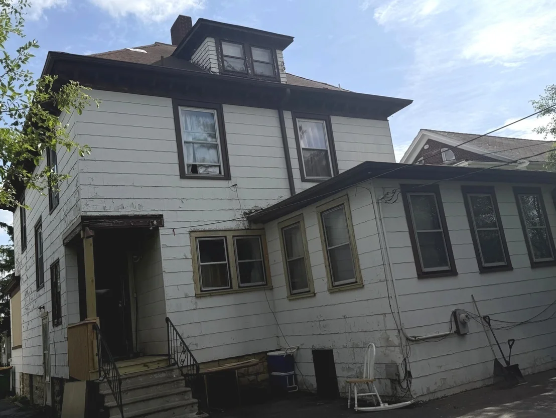 Photo of 207 2nd Avenue
