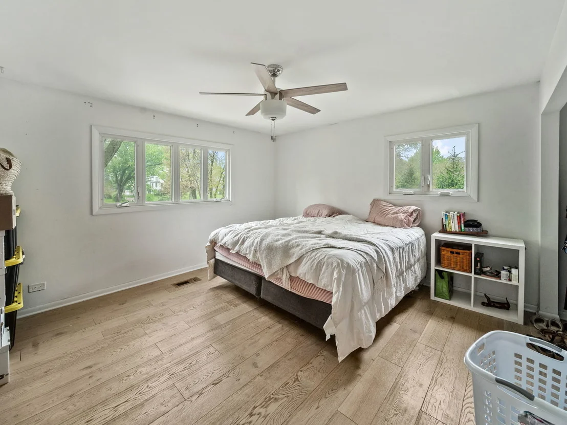 Photo of 1S655 Taylor Road