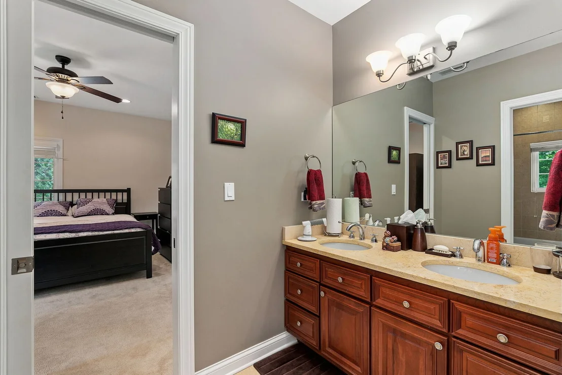 Photo of 1008 Meadow Road