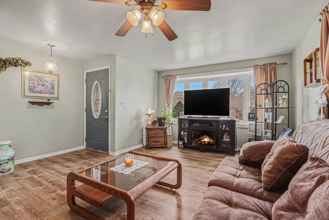Photo of 900 Old Indian Trail